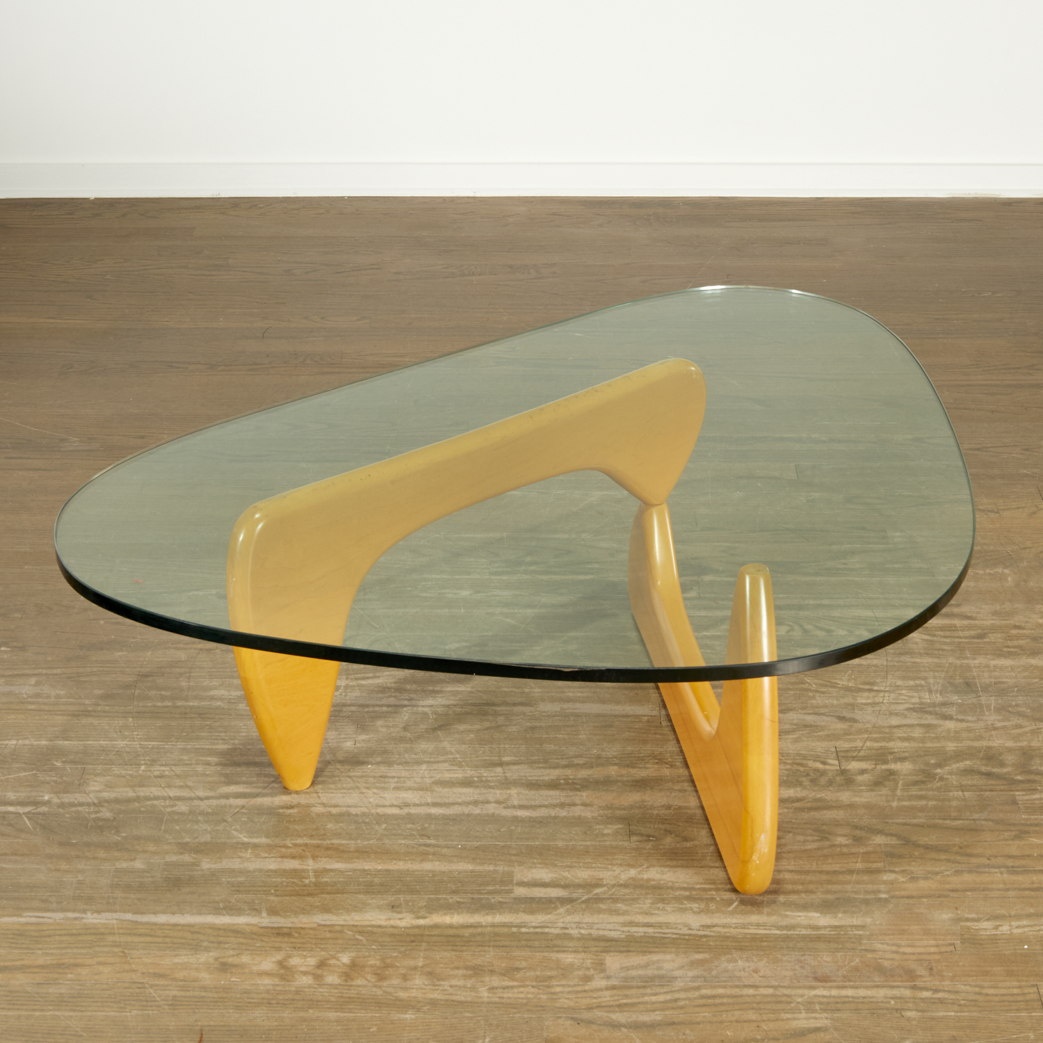 Appraisal: ISAMU NOGUCHI EARLY 'IN ' COFFEE TABLE c s USA