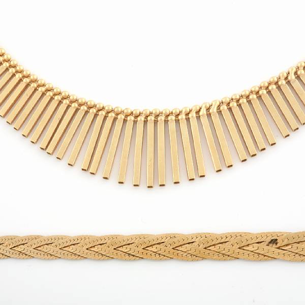 Appraisal: A k gold fringe necklace with a k gold braid