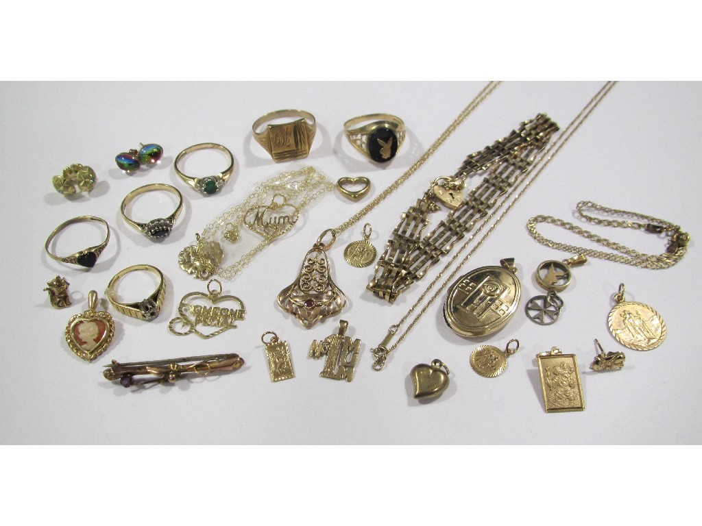 Appraisal: Lot comprising ct gold item to include chains pendants locket