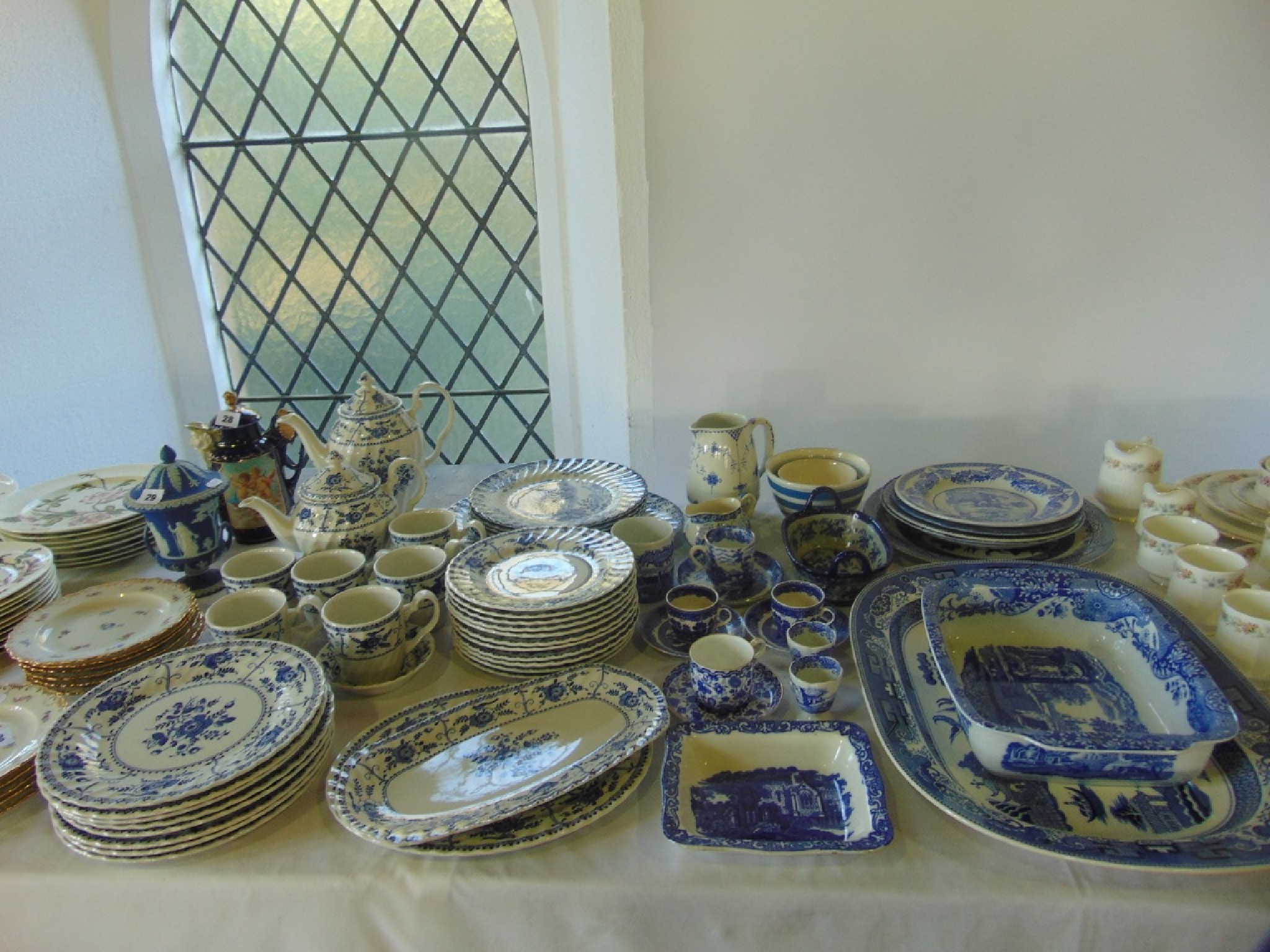 Appraisal: An extensive collection of blue and white wares including a