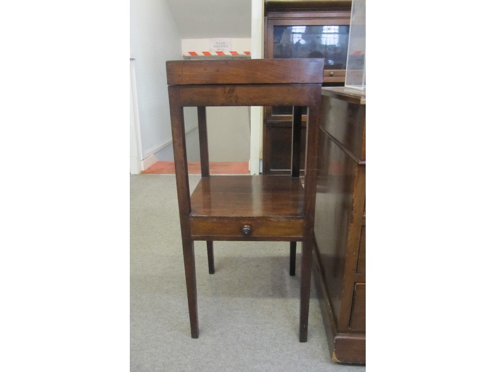 Appraisal: Georgian style mahogany washstand