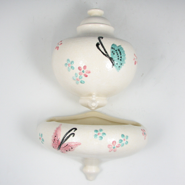 Appraisal: Hull Butterfly B B Lavabo Set Butterfly lavabo set in