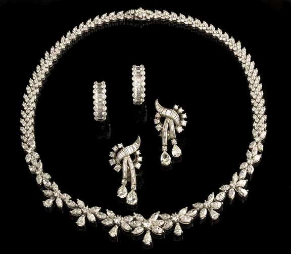 Appraisal: Spectacular Platinum and Diamond Floral Necklace the finely made flexible