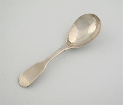 Appraisal: A Victorian fiddle pattern salt spoon with a pear-shaped plain