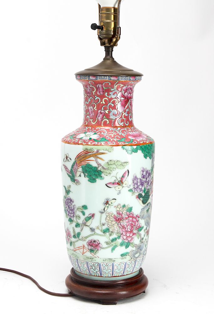 Appraisal: Chinese Hand Painted Porcelain Table Lamp Chinese hand-painted porcelain table