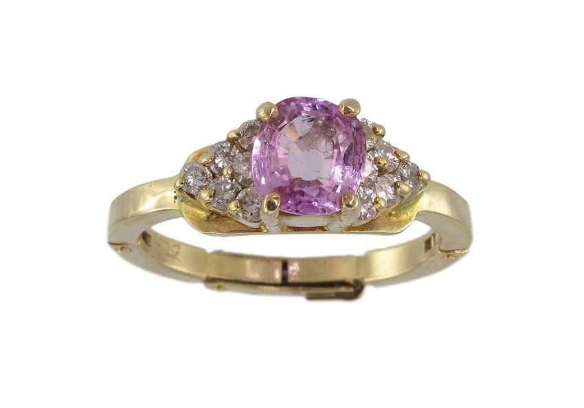 Appraisal: CT PINK SAPPHIRE DIAMOND k GOLD RING Oval cut sapphire