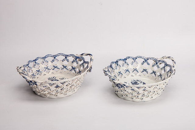 Appraisal: A PAIR OF FIRST PERIOD WORCESTER OVAL BASKETS each with