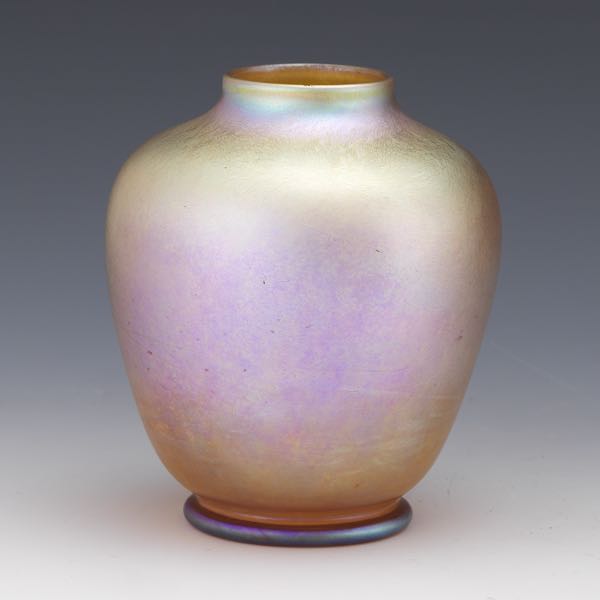 Appraisal: QUEZAL IRIDESCENT VASE x Gold iridescent vase marked on the