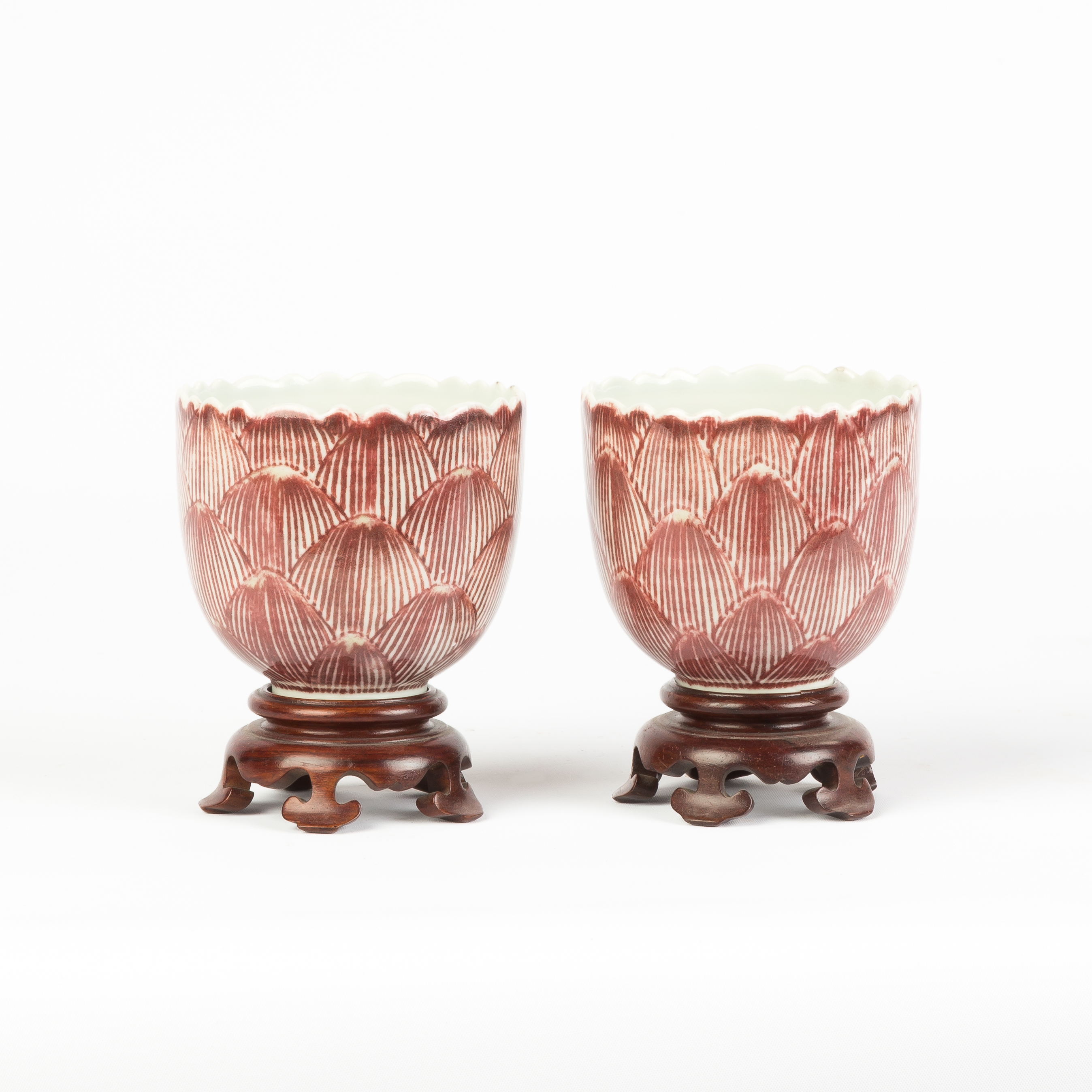 Appraisal: Pair of Chinese Porcelain Cups