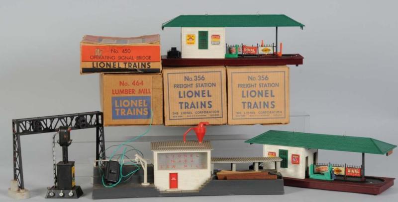 Appraisal: Lot of Lionel Train Accessories in OB Description Post-war Includes