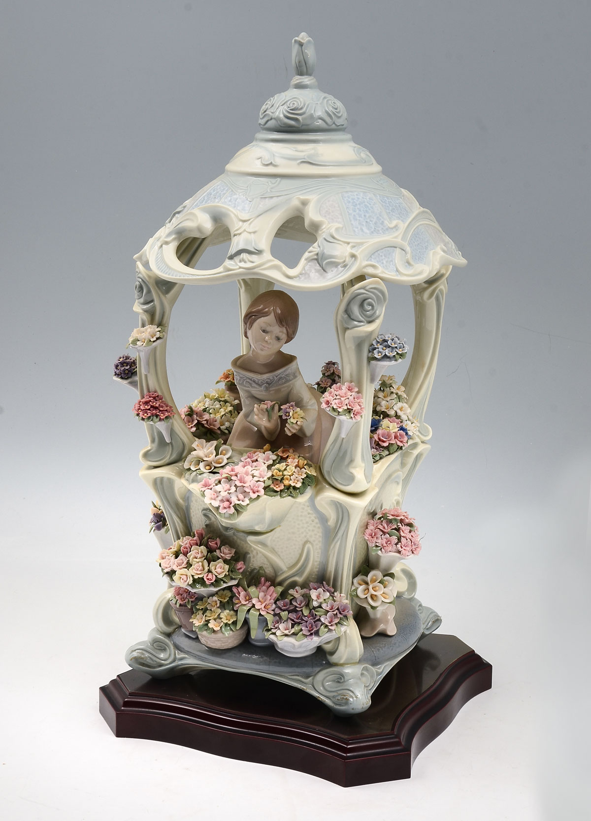 Appraisal: LIMITED EDITION LLADRO ''GAZEBO IN BLOOM'' Signed on base by