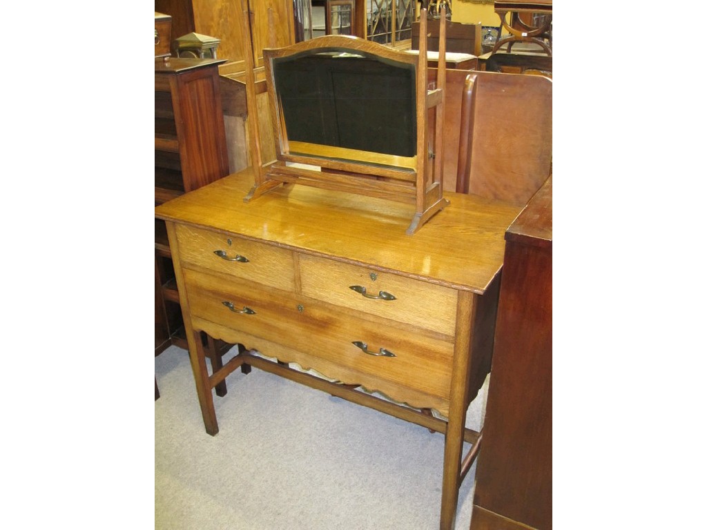 Appraisal: Oak Arts and Crafts dressing chest with two drawers above