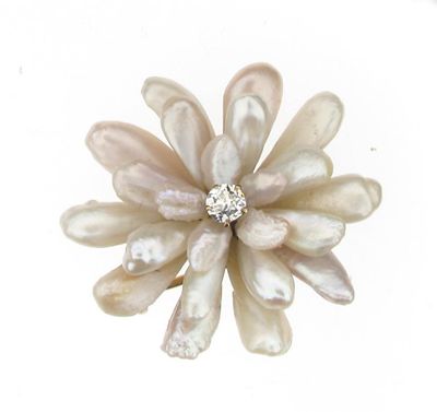 Appraisal: A late th Century Mississippi river pearl brooch The flower