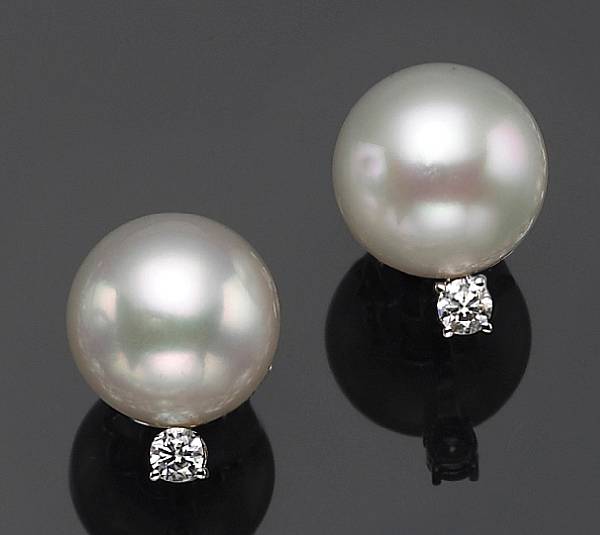 Appraisal: A pair of South Sea cultured pearl diamond and eighteen