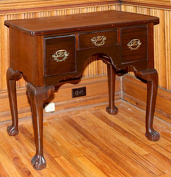 Appraisal: Mahogany Lowboy ca nice original condition claw feet probably English