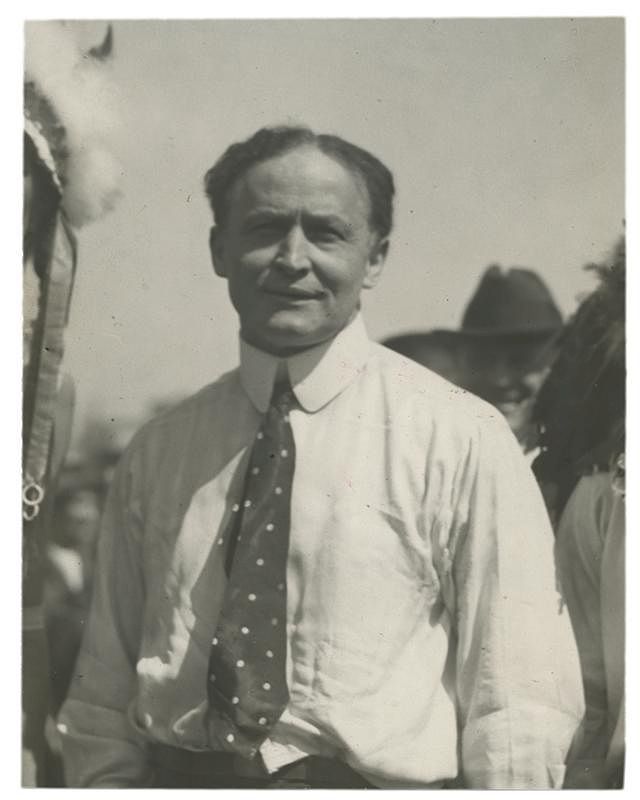 Appraisal: News Service Photograph of Houdini Houdini Harry Ehrich Weisz News