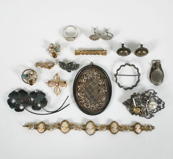 Appraisal: Lot of pieces vintage and Victorian jewelry including K white