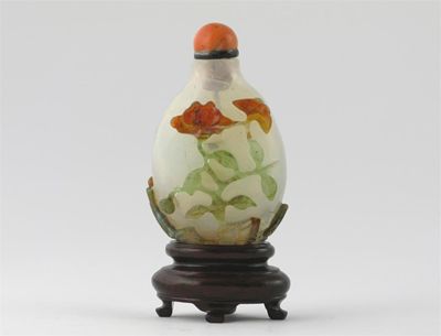 Appraisal: A Chinese Beijing glass snuff bottle stopper and stand each