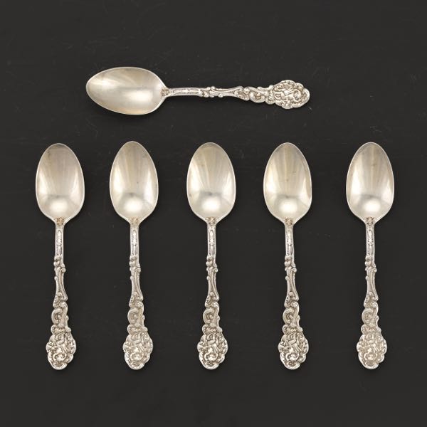 Appraisal: GORHAM SPOONS VERSAILLES PATTERN SET OF SIX Weighs toz