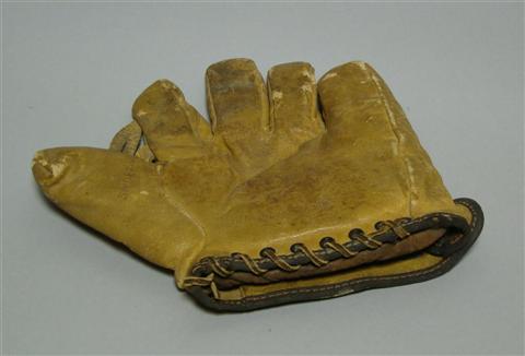 Appraisal: WALTER JOHNSON MODEL GLOVE The model baseball glove by Gold