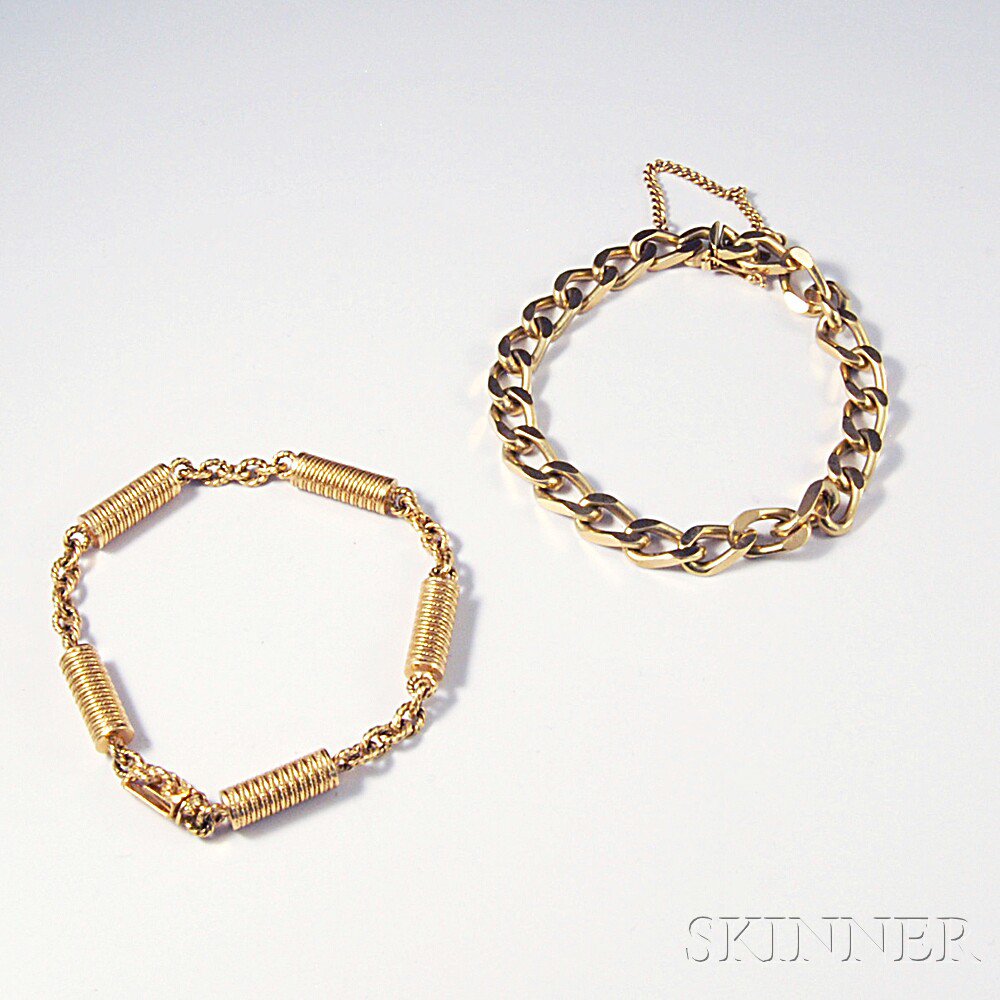 Appraisal: Two Gold Bracelets a kt chain link and an kt