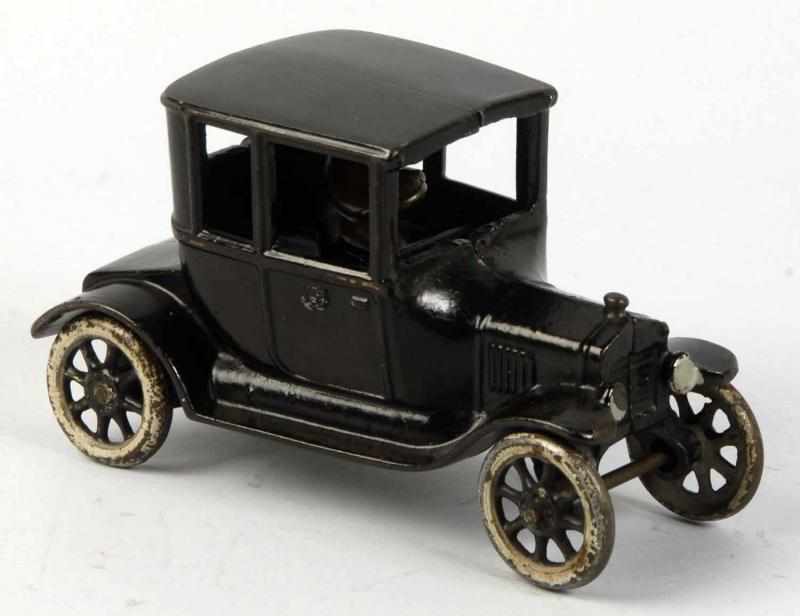 Appraisal: Cast Iron Arcade Ford Model T Car Toy Description American