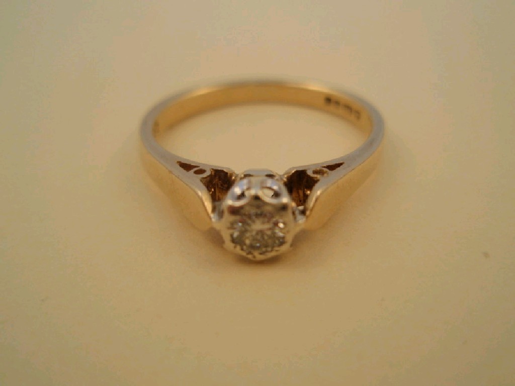 Appraisal: A solitaire diamond ring approx ct illusion set in ct