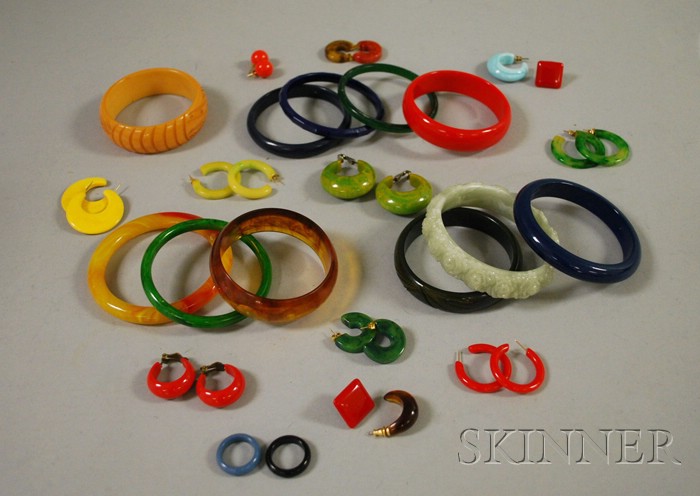 Appraisal: Group of Bakelite and Plastic Jewelry including several Bakelite bangles