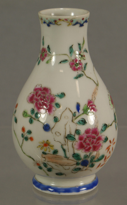 Appraisal: Chinese Export Famille Rose vase - H c Estimate -