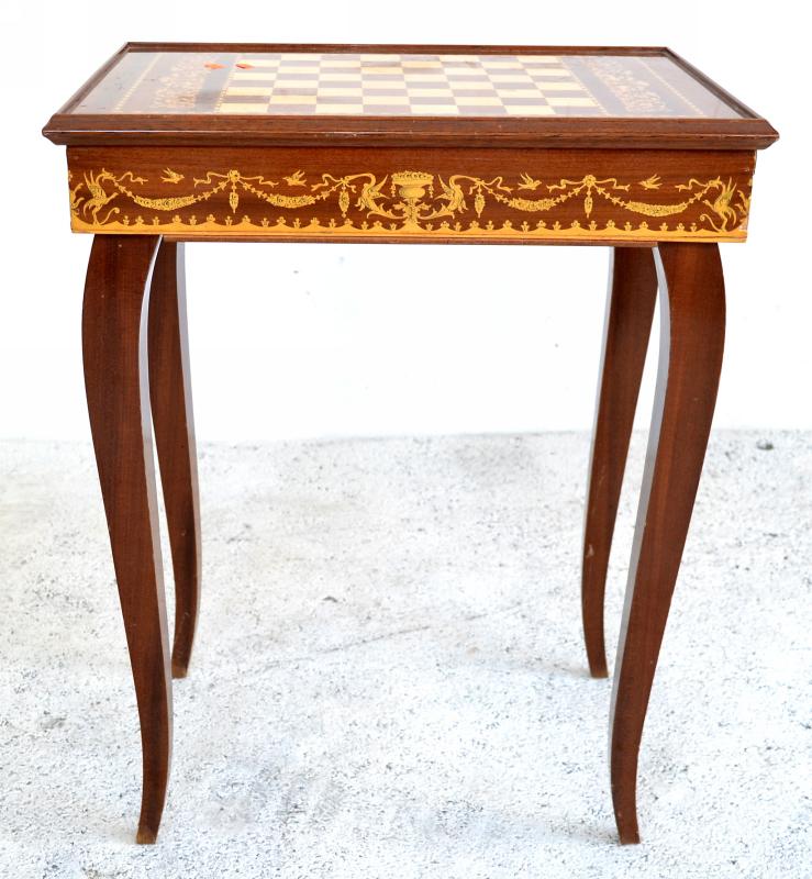 Appraisal: AN ITALIAN INLAID GAMES TABLE WITH FLIP TOP AN ITALIAN