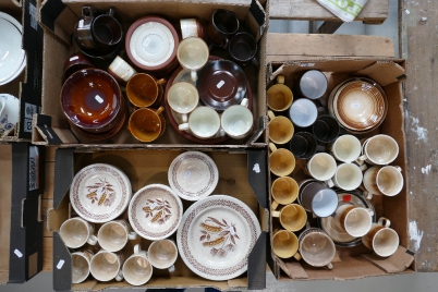 Appraisal: A large collection of ironstone ware items to include cups