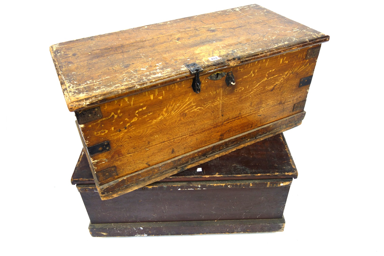 Appraisal: A Victorian grained pine chest with hinged top cm wide