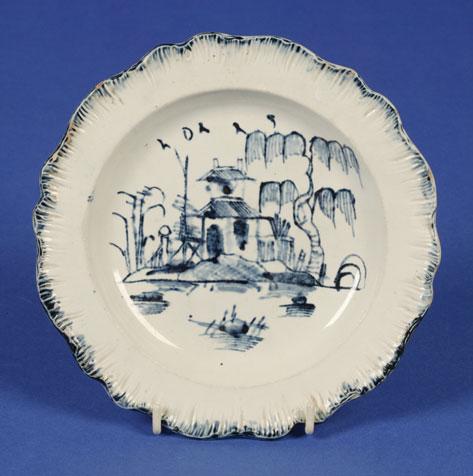 Appraisal: A PAIR OF LEEDS TYPE BLUE AND WHITE FEATHER-EDGED PLATES