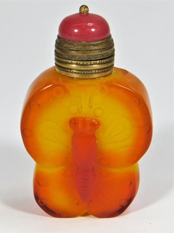 Appraisal: CHINESE CARVED PEKING GLASS BUTTERFLY SNUFF BOTTLE China Qing DynastyRadiant