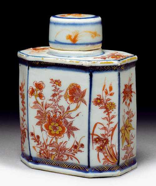 Appraisal: LOT OF THREE TEA CADDIES WITH COVERS China Kangxi Period