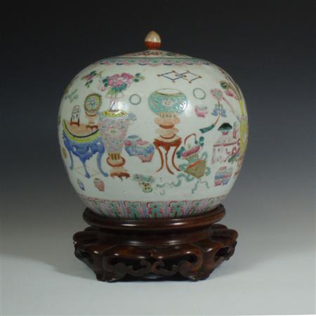 Appraisal: A th century Chinese famille rose vase and cover of