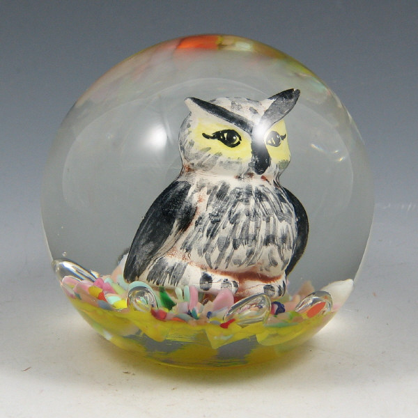 Appraisal: St Clair Maude and Bob Sulfide Owl Paperweight Maude and