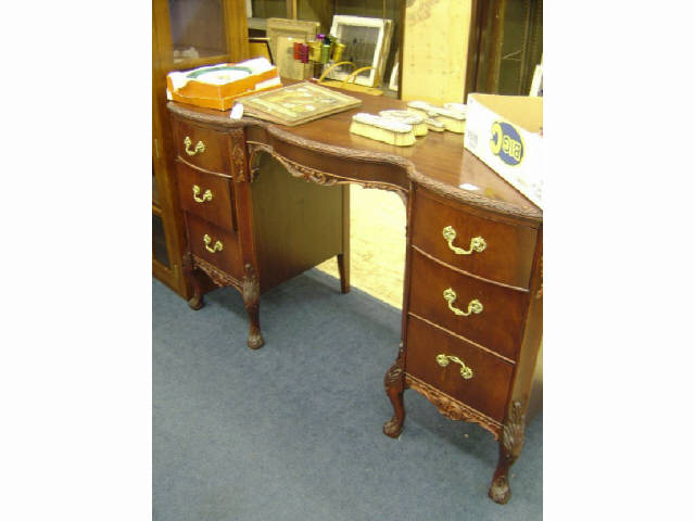 Appraisal: MAHOGANY DRESSER