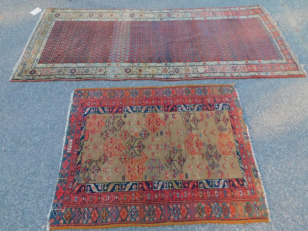 Appraisal: ANTIQUE RUGS Lot of semi-antique rugs - Hamadan ft x