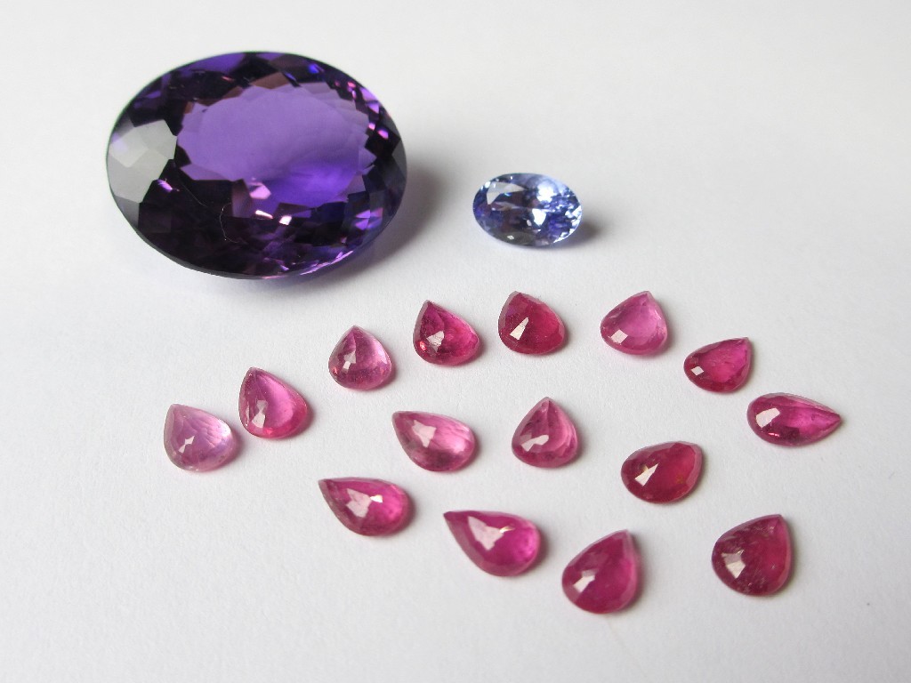 Appraisal: Loose gem stones to include rubies tanzanite and amethyst with