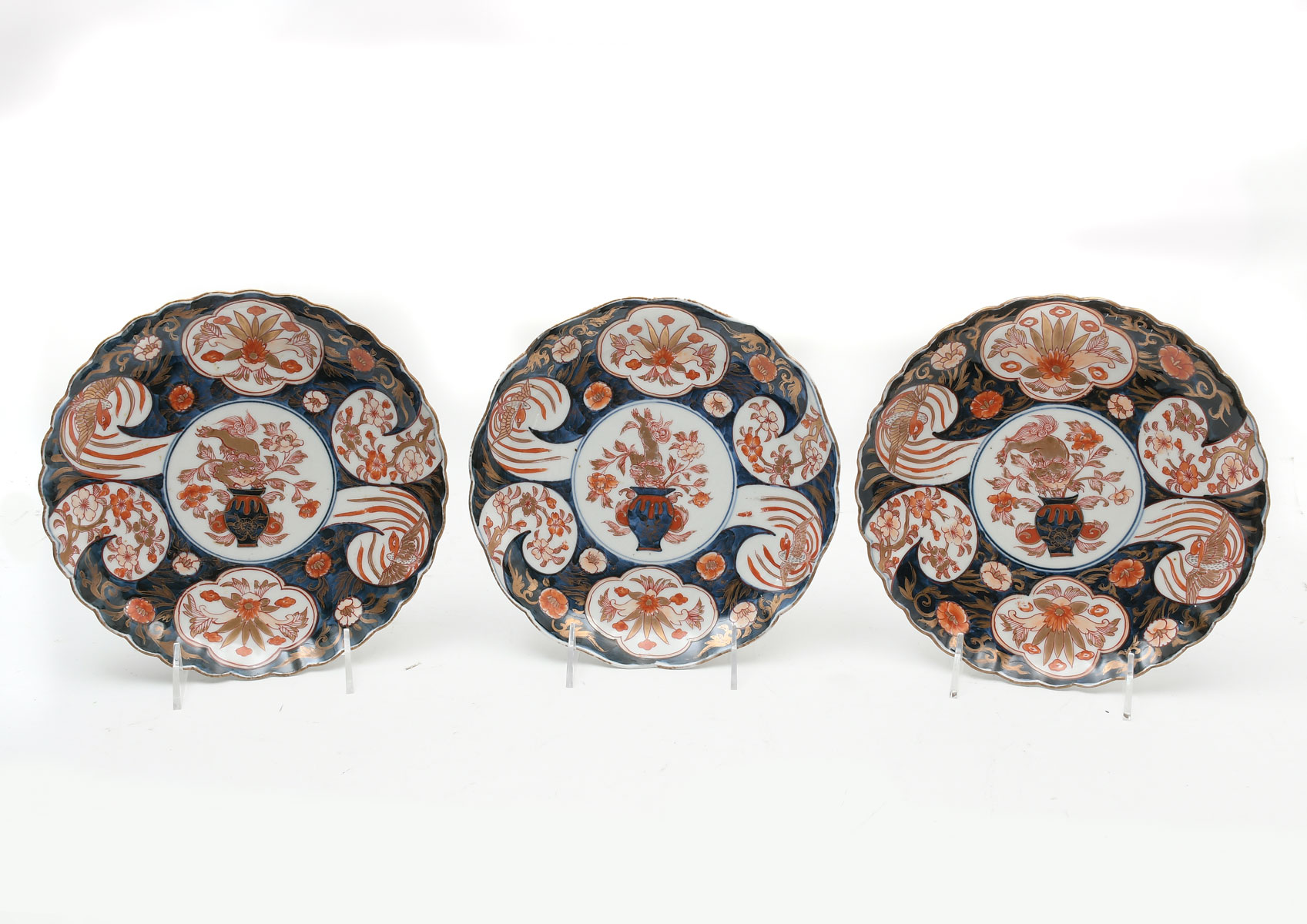 Appraisal: EARLY TH CENTURY JAPANESE IMARI PLATES Early 's Japanese porcelain