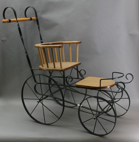 Appraisal: A doll's pram