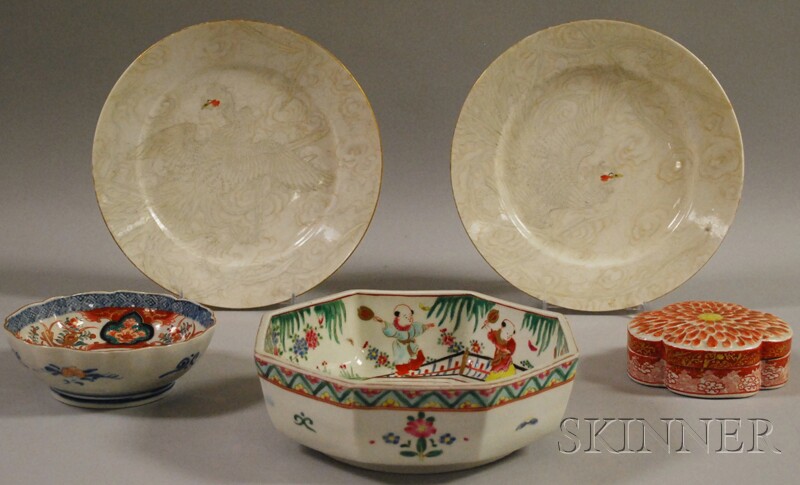 Appraisal: Five Assorted Asian Porcelain Table Items including a Chinese octagonal