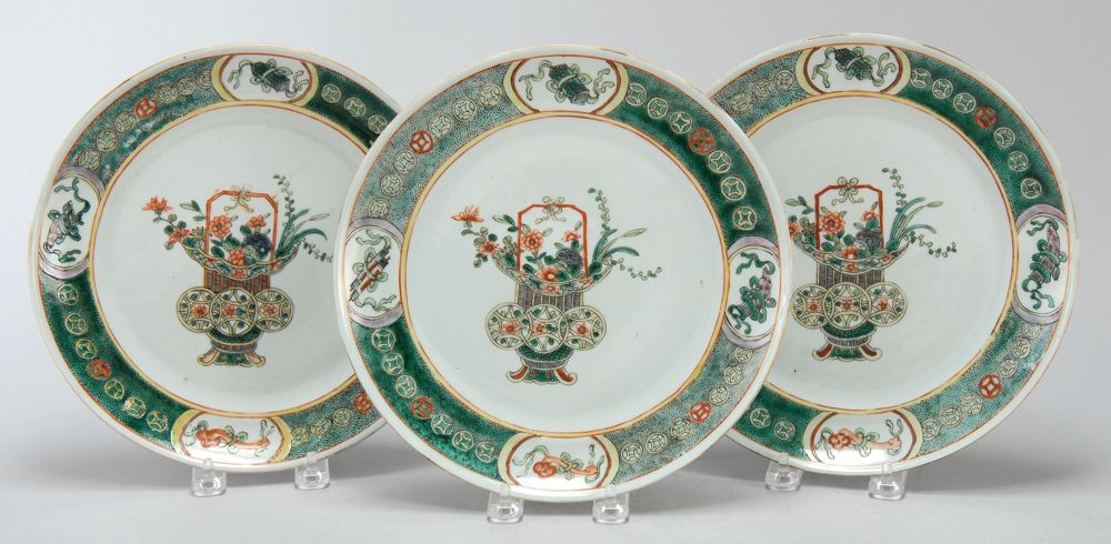 Appraisal: SET OF THREE FAMILLE VERTE PORCELAIN PLATES Chinese th CenturyWith