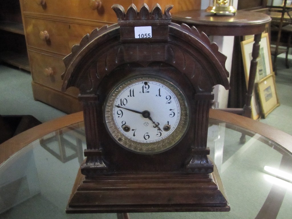 Appraisal: Mahogany mantel clock