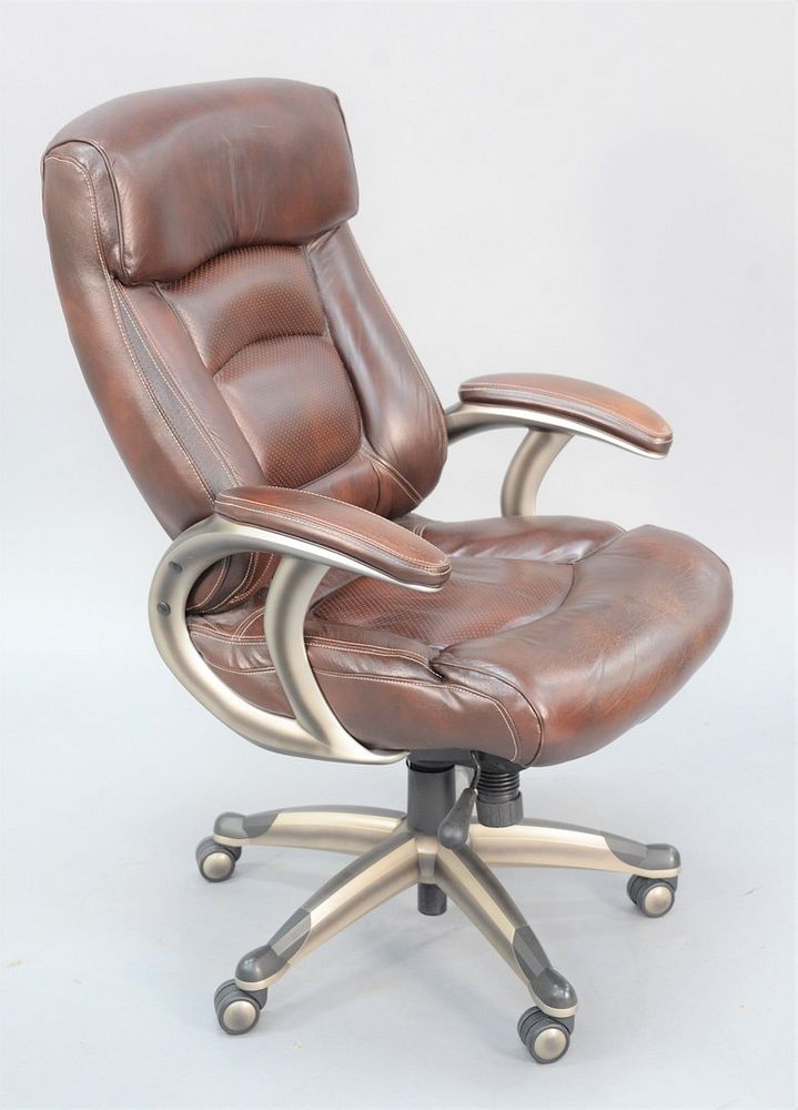 Appraisal: Contemporary leather office chair Contemporary leather office chair Condition All