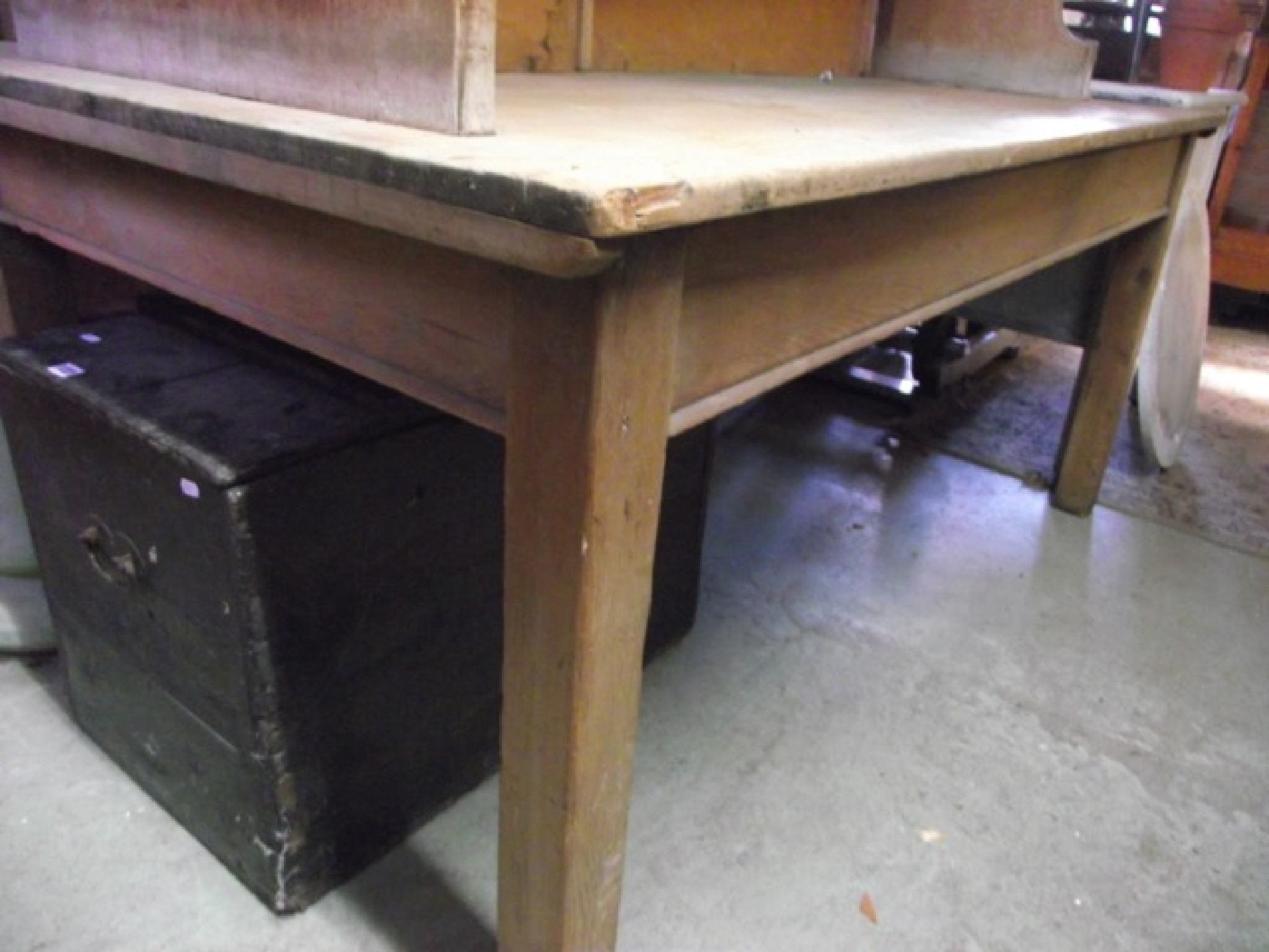 Appraisal: A th century stripped pine farmhouse kitchen table of rectangular