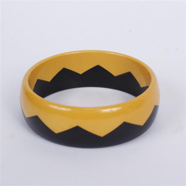 Appraisal: Two Tone Laminated Bakelite Zig Zag Bangle Bracelet dia