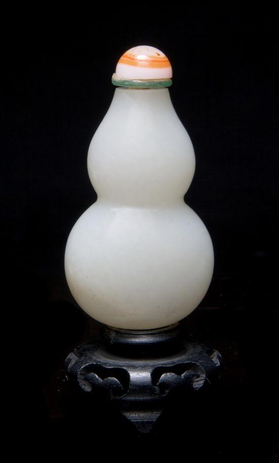 Appraisal: White Jade Scent Flask of double gourd form with oval