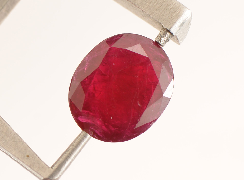 Appraisal: CARAT UNMOUNTED NATURAL RUBY Purplish red ruby is mm x